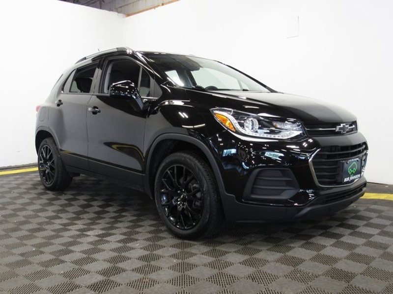 Certified 2022 Chevrolet Trax LT w/ Midnight Edition image 1
