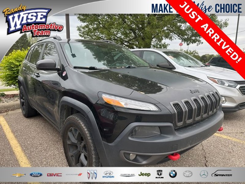 Used 2017 Jeep Cherokee Trailhawk image 1