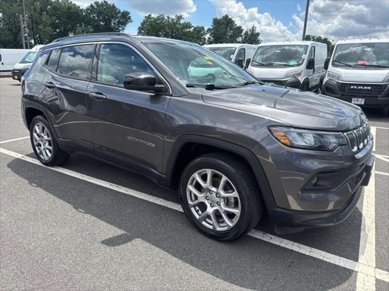 Certified 2022 Jeep Compass Latitude image 1