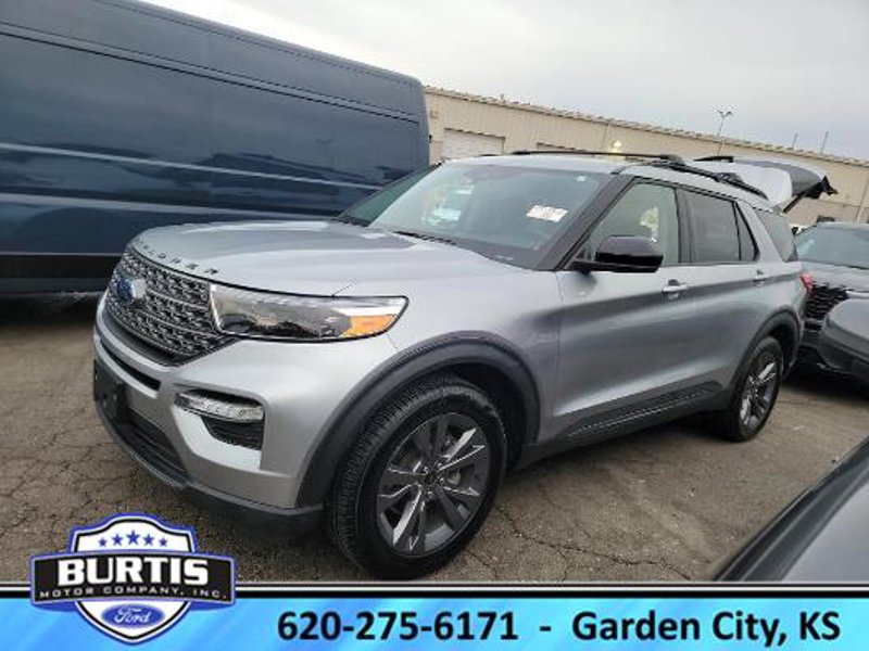 Used 2022 Ford Explorer XLT image 1