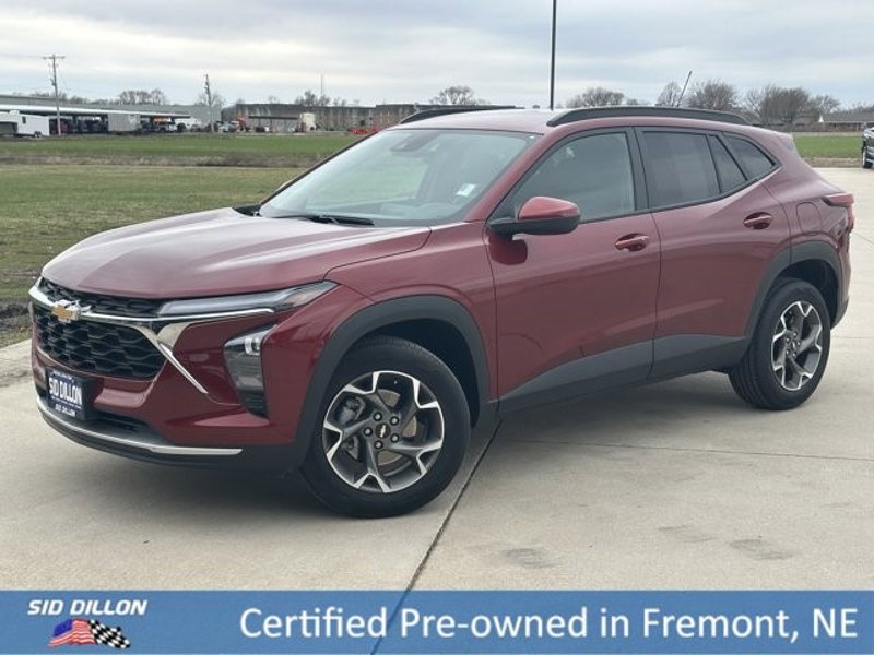 Certified 2024 Chevrolet Trax LT w/ Driver Confidence Package image 1