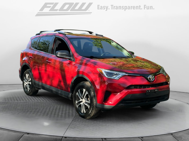 Used 2016 Toyota RAV4 LE image 1