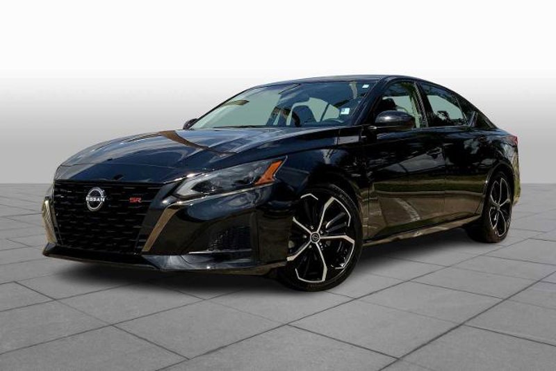Certified 2023 Nissan Altima 2.5 SR image 1