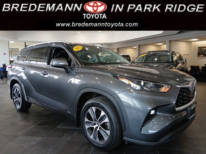 Certified 2022 Toyota Highlander XLE image 1