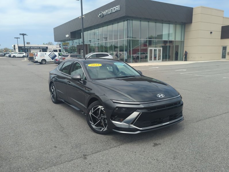 Certified 2025 Hyundai Sonata SEL image 1