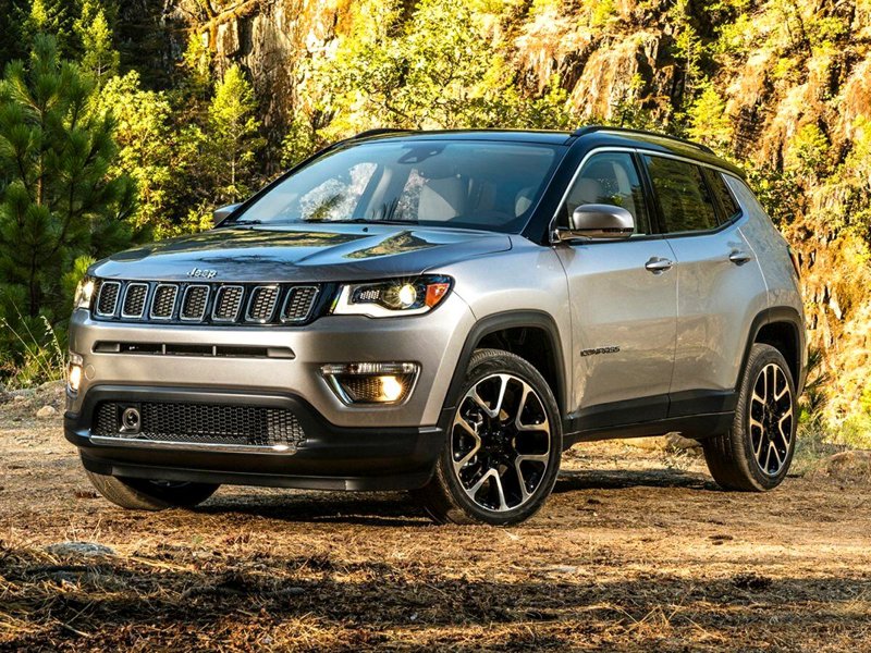 Used 2018 Jeep Compass Latitude w/ Cold Weather Group image 1