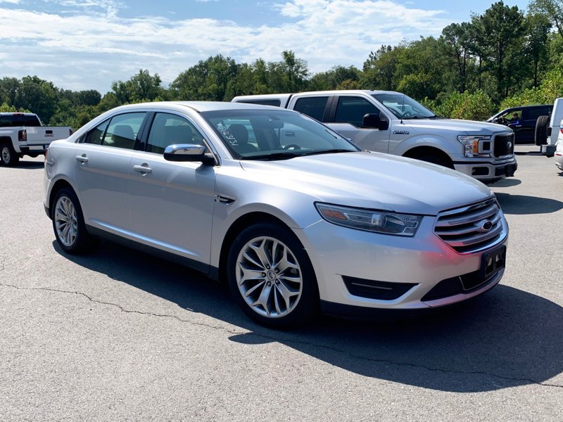 Used 2014 Ford Taurus Limited image 1