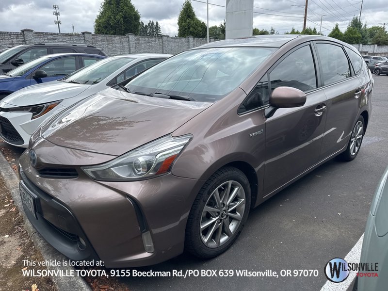 Used 2017 Toyota Prius V Five image 1