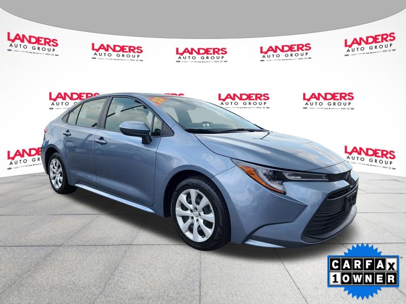 Used 2023 Toyota Corolla LE image 1