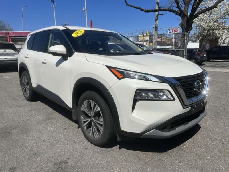 Certified 2021 Nissan Rogue SV image 1