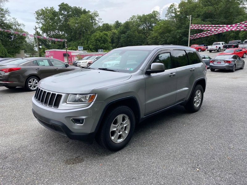 Used 2014 Jeep Grand Cherokee Laredo w/ Trailer Tow Group IV image 1