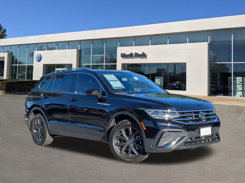 Certified 2024 Volkswagen Tiguan SE w/ Panoramic Sunroof Package image 1