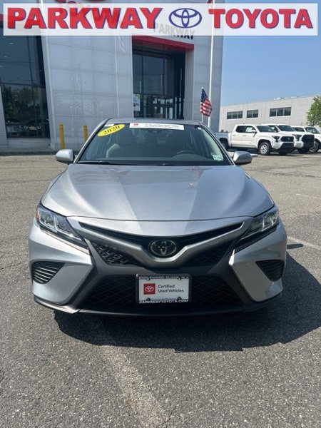 Certified 2020 Toyota Camry SE image 1