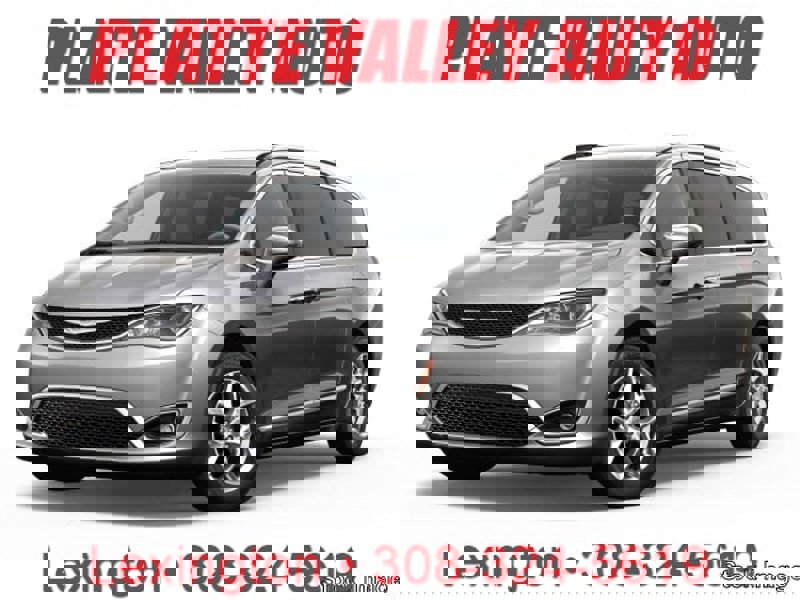 Used 2017 Chrysler Pacifica Touring-L w/ Tire & Wheel Group image 1