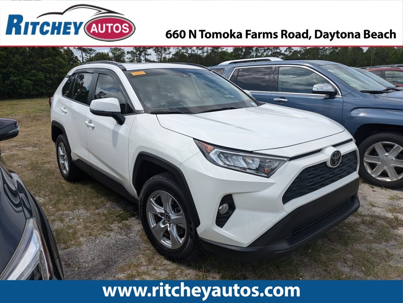 Used 2020 Toyota RAV4 XLE image 1