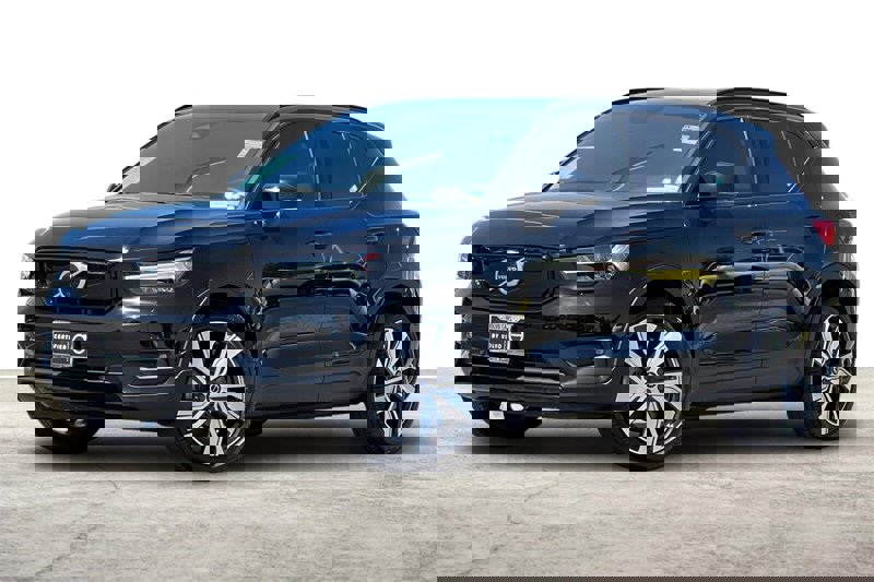 Certified 2022 Volvo XC40 P8 Recharge Plus image 1