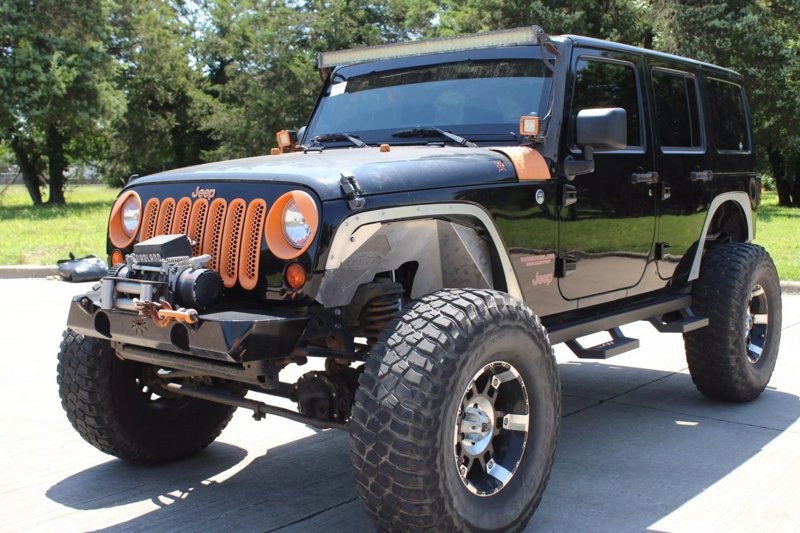 Used 2012 Jeep Wrangler Unlimited Sahara w/ Connectivity Group image 1