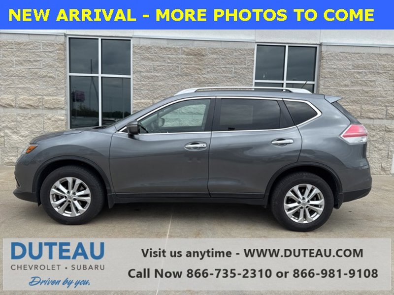 Used 2014 Nissan Rogue SV image 1