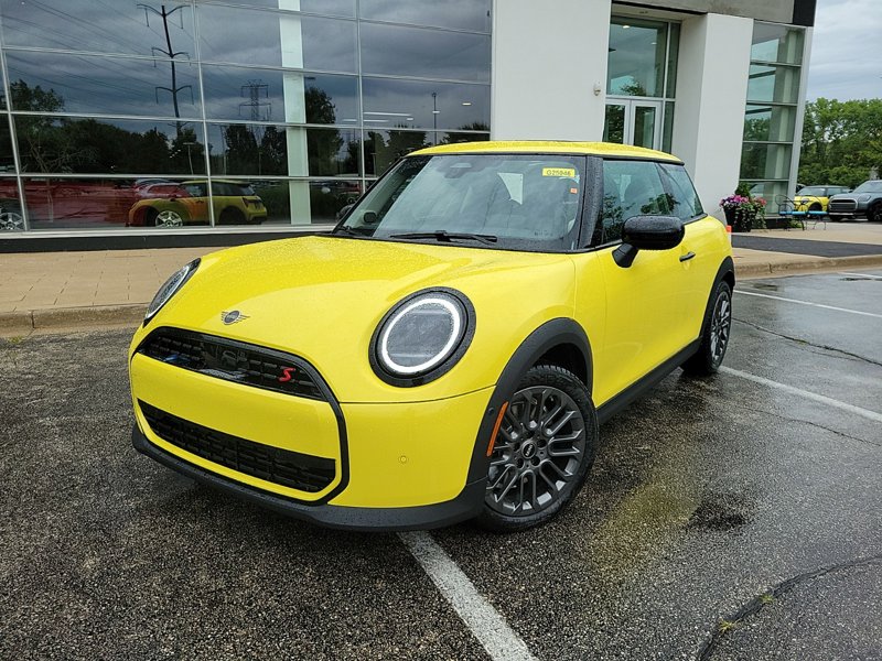 Certified 2025 MINI Cooper S image 1