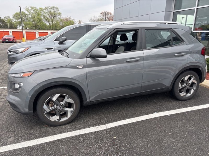 Certified 2022 Hyundai Venue SEL w/ Cargo Package image 1
