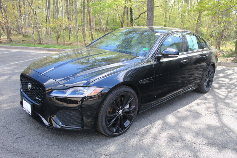 Certified 2024 Jaguar XF R-Dynamic SE image 1