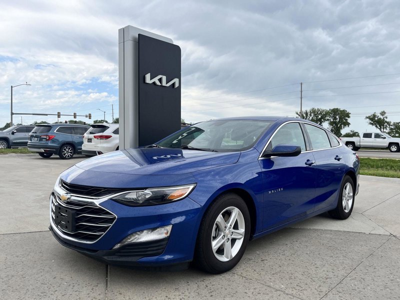 Used 2023 Chevrolet Malibu LT image 1