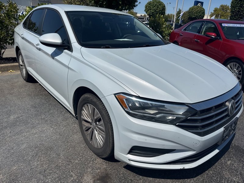Used 2019 Volkswagen Jetta SE image 1