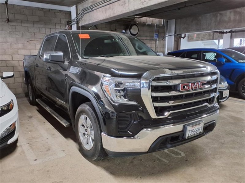 Certified 2022 GMC Sierra 1500 SLE image 1
