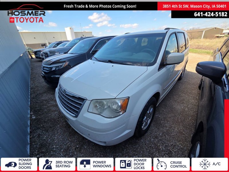 Used 2010 Chrysler Town & Country Touring image 1