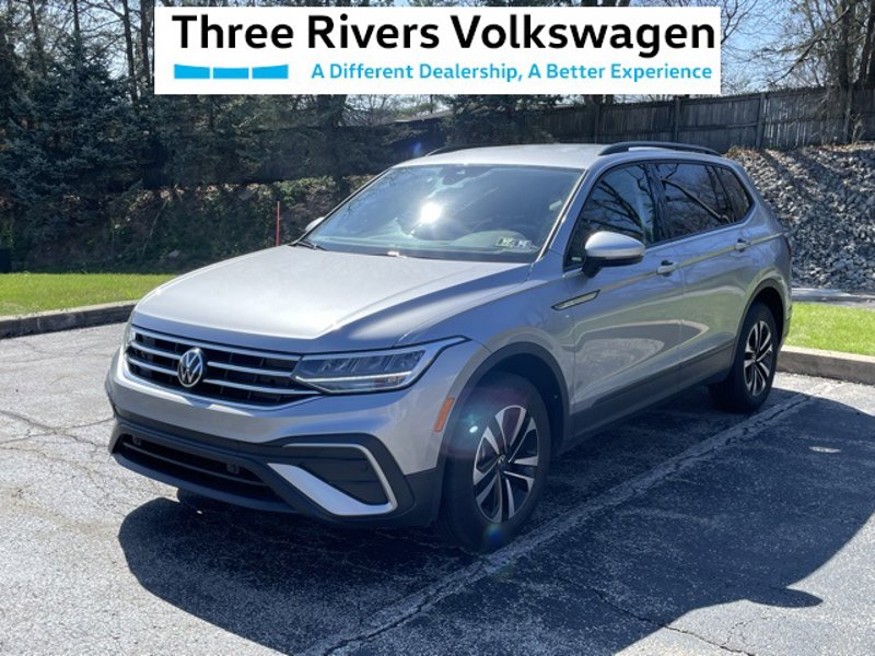 Certified 2024 Volkswagen Tiguan S image 1