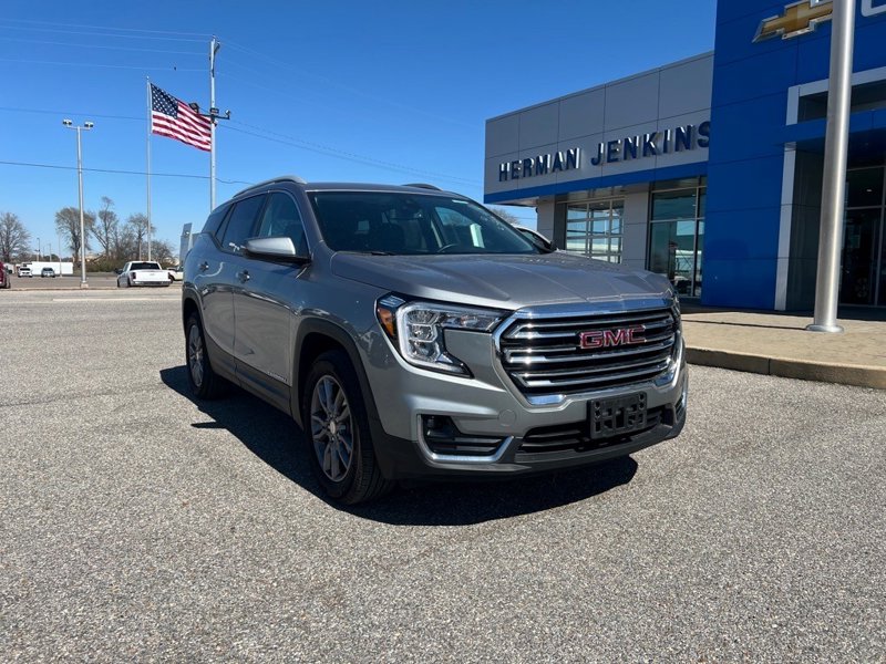 Certified 2024 GMC Terrain SLT image 1