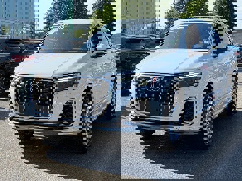 Certified 2025 Audi Q7 3.0T Premium Plus image 1