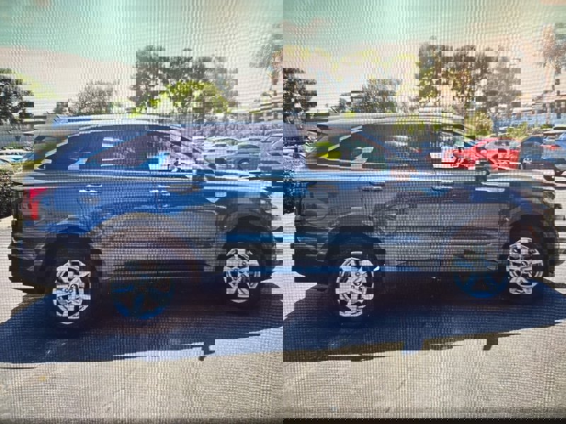 Used 2021 Kia Sorento LX image 1