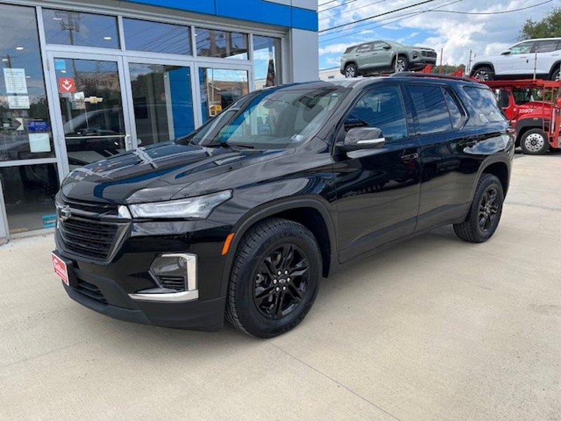 Certified 2023 Chevrolet Traverse LT w/ Midnight/Sport Edition image 1