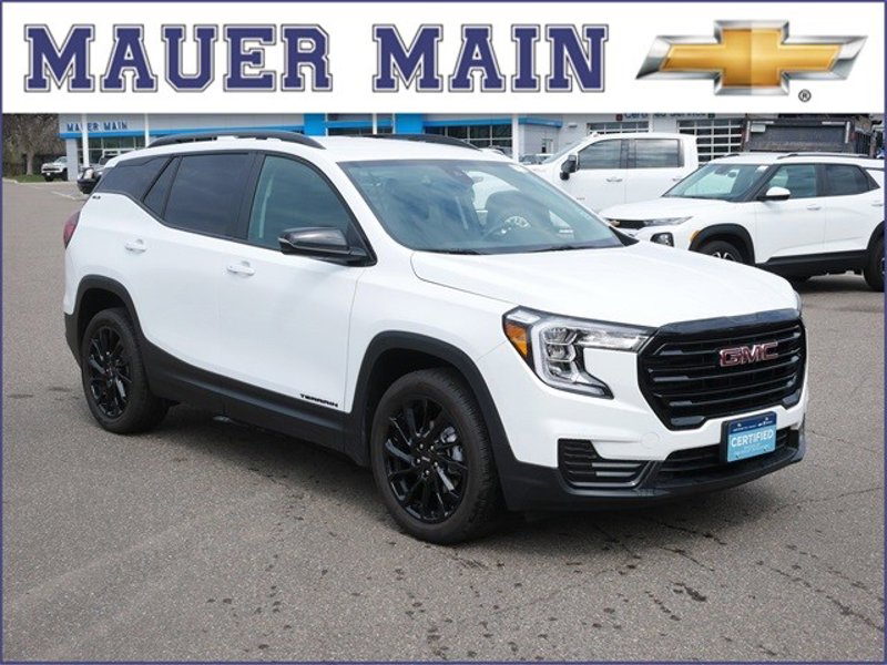 Certified 2024 GMC Terrain SLE w/ Driver Convenience Package image 1