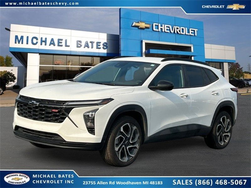 Certified 2024 Chevrolet Trax RS w/ Driver Confidence Package image 1