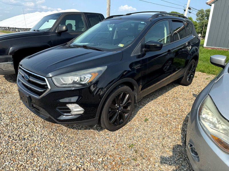 Used 2017 Ford Escape SE w/ SE Sport Appearance Package image 1