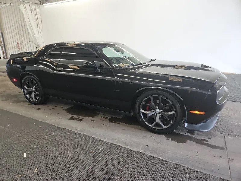 Used 2019 Dodge Challenger R/T image 1