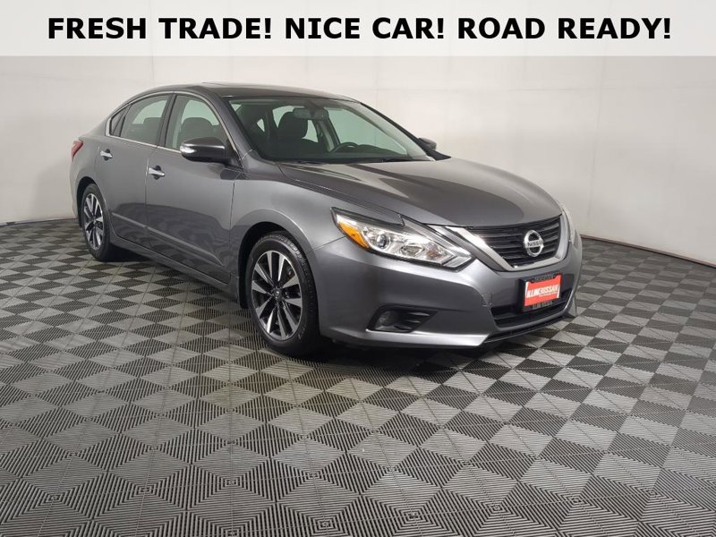 Used 2016 Nissan Altima 2.5 SV image 1