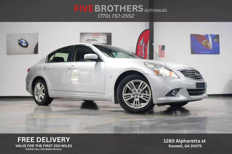 Used 2015 INFINITI Q40 AWD w/ Navigation Package image 1