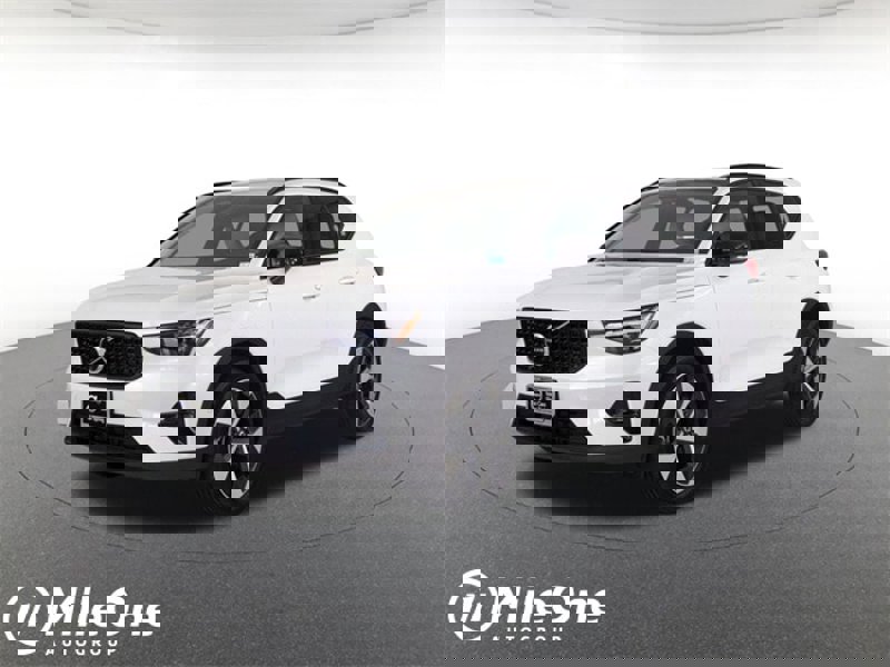 Certified 2025 Volvo XC40 B5 Plus w/ Protection Package Premier image 1