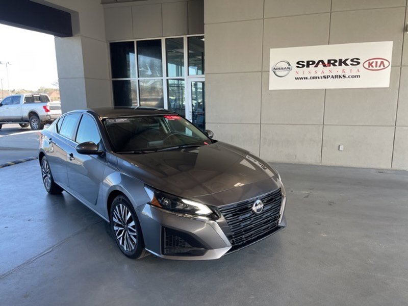 Certified 2023 Nissan Altima 2.5 SV image 1