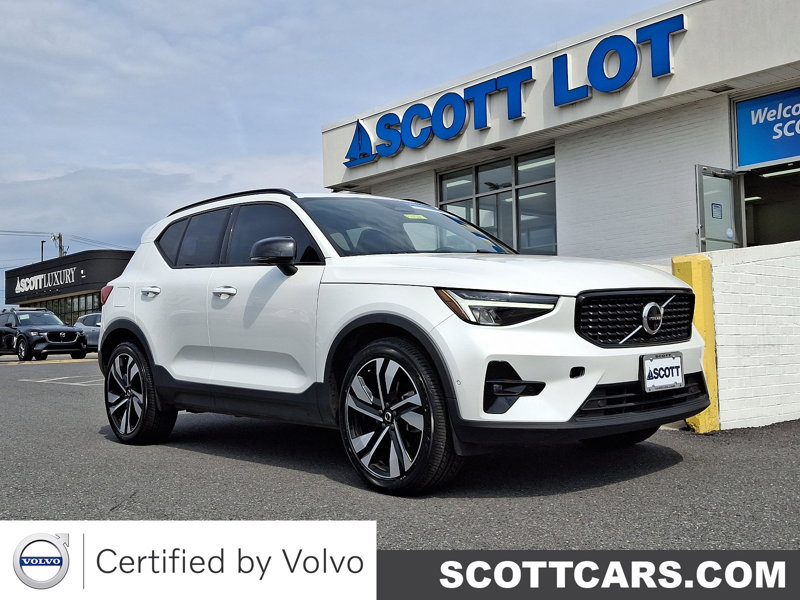 Certified 2023 Volvo XC40 B5 Plus w/ Driver Assist Package image 1