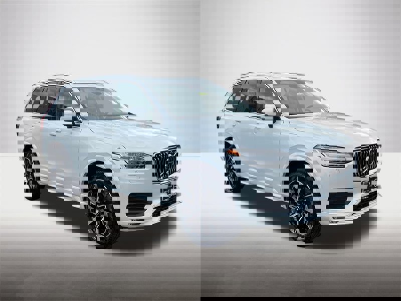 Certified 2022 Volvo XC90 T6 Momentum w/ Advanced Package image 1
