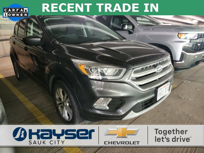 Used 2017 Ford Escape SE w/ Equipment Group 201A image 1