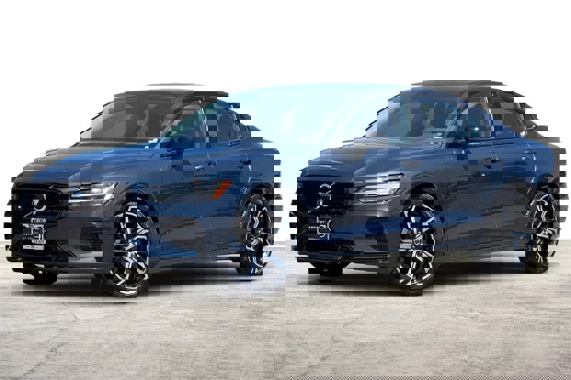 Certified 2025 Volvo S60 B5 Core image 1