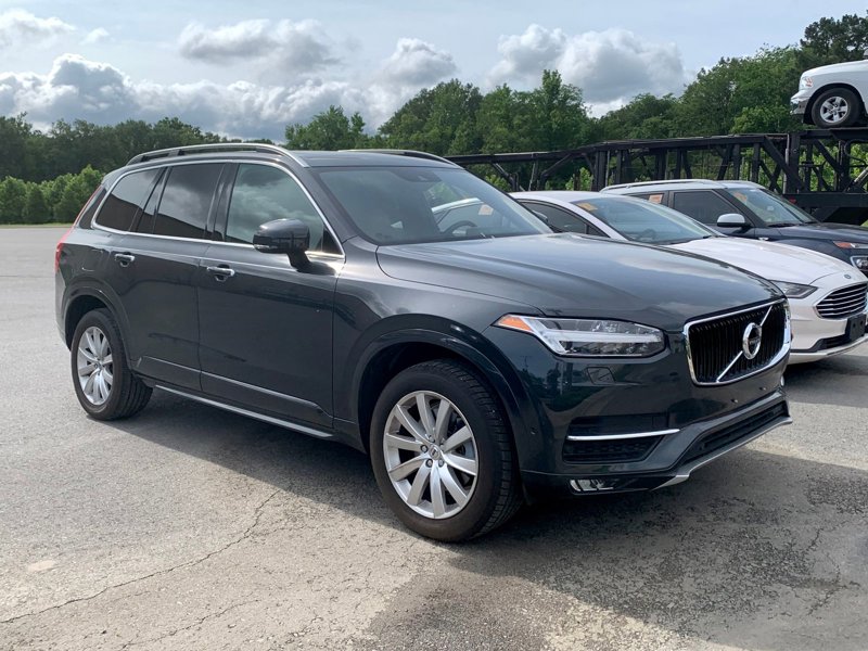 Used 2017 Volvo XC90 T5 Momentum image 1