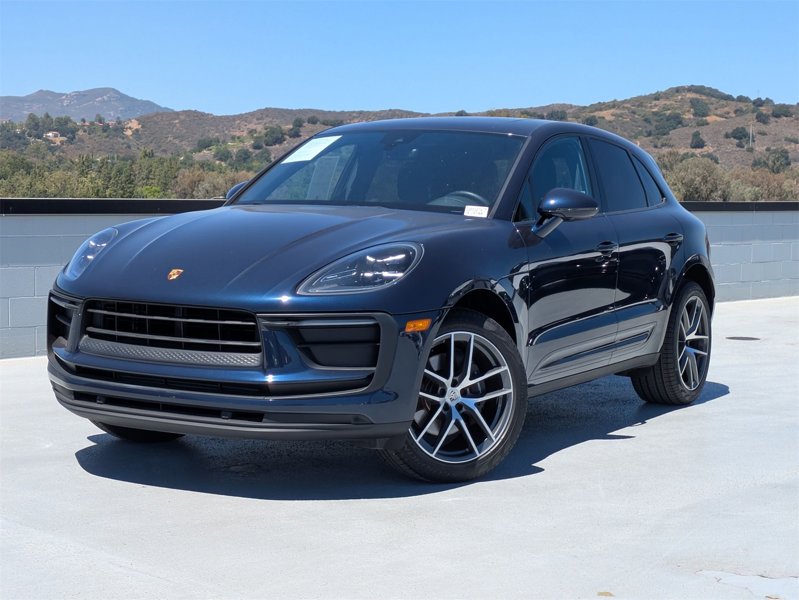 Certified 2022 Porsche Macan image 1