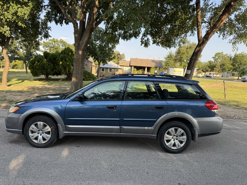 Used 2009 Subaru Outback 2.5i image 1