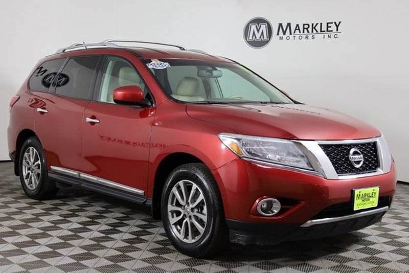Used 2015 Nissan Pathfinder SL image 1